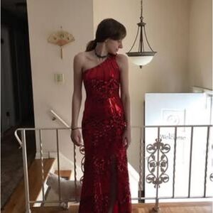 Elegant Red One-Shoulder Dress